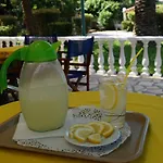 Brati - Arcoudi 2*