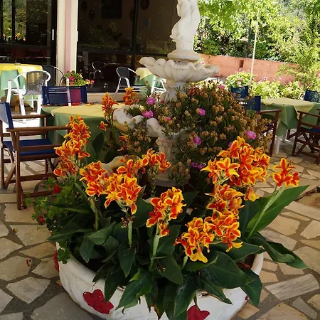 Brati - Arcoudi Otel 2*