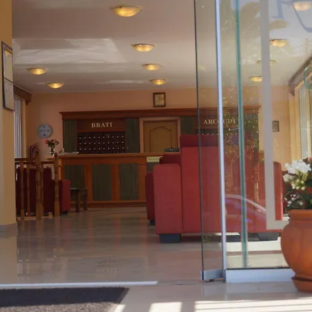 Hotell Brati - Arcoudi 2*