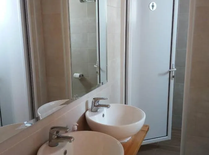 Otel Brati - Arcoudi Arkoudi