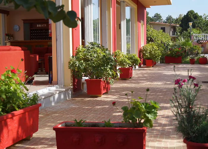 Otel Brati - Arcoudi